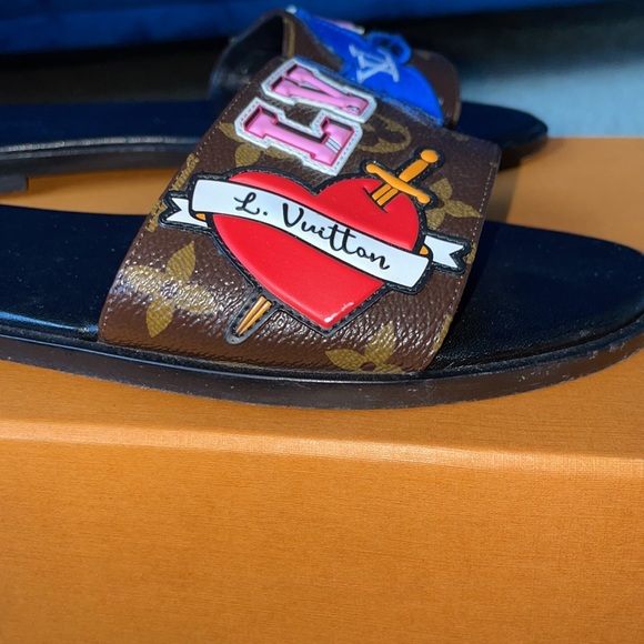 LOUIS VUITTON heart slides - Picture 5 of 6